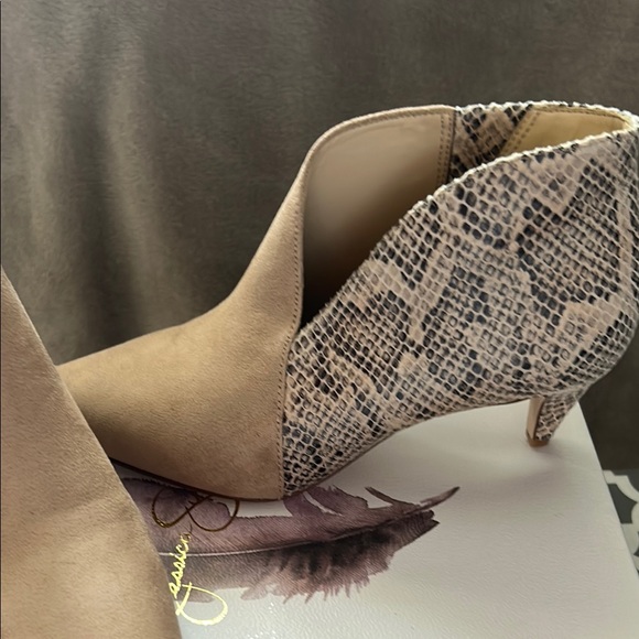 Jessica Simpson Tan Heels with Snake Print - Picture 4 of 4